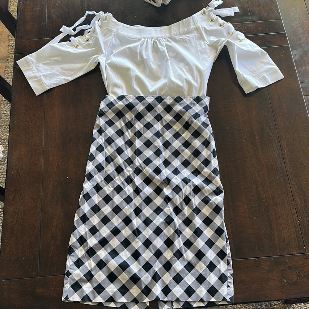 Black and white checkered pencil skirt